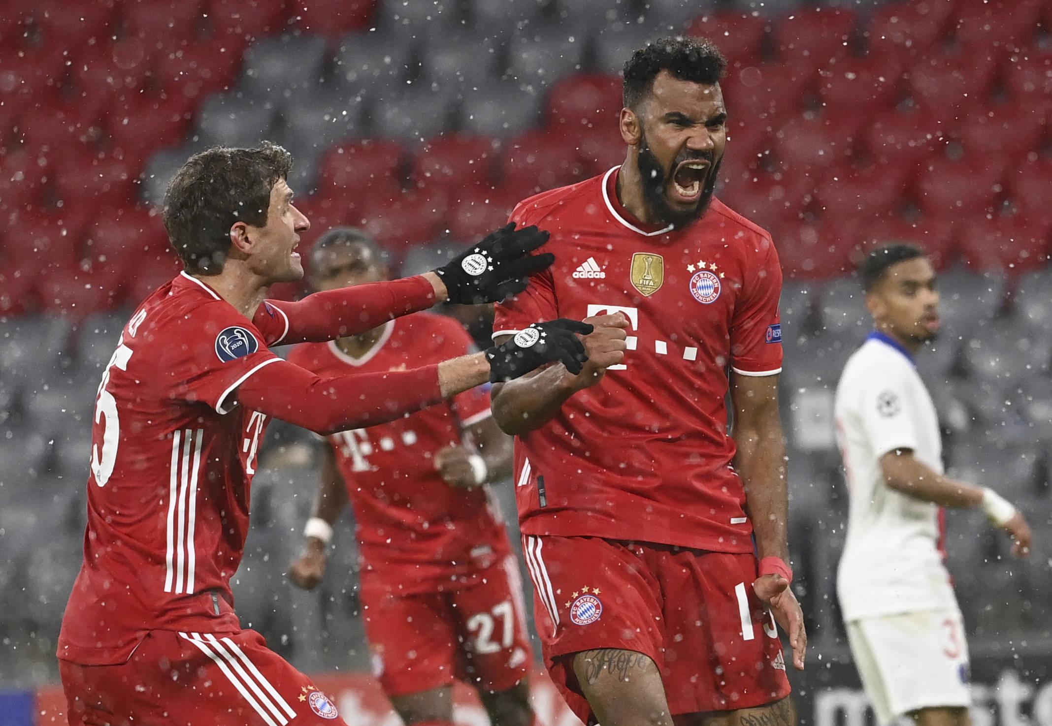 球星用一次大帽点燃全队