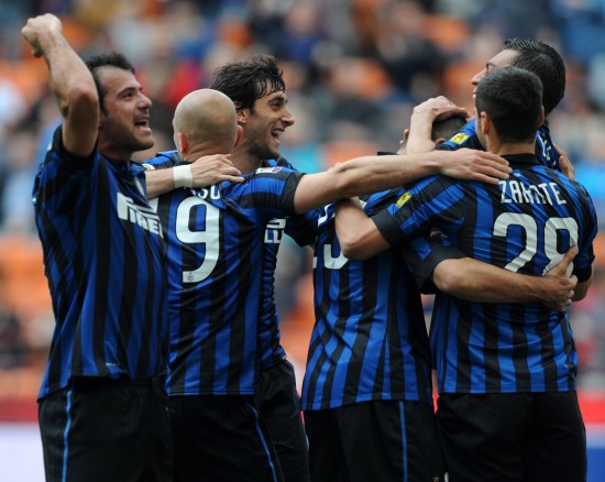 徐昕赛后医院拍片，初步诊断为对抗时的硬伤（徐昕赛后赴医院拍片，初步判定为对抗造成的硬伤）