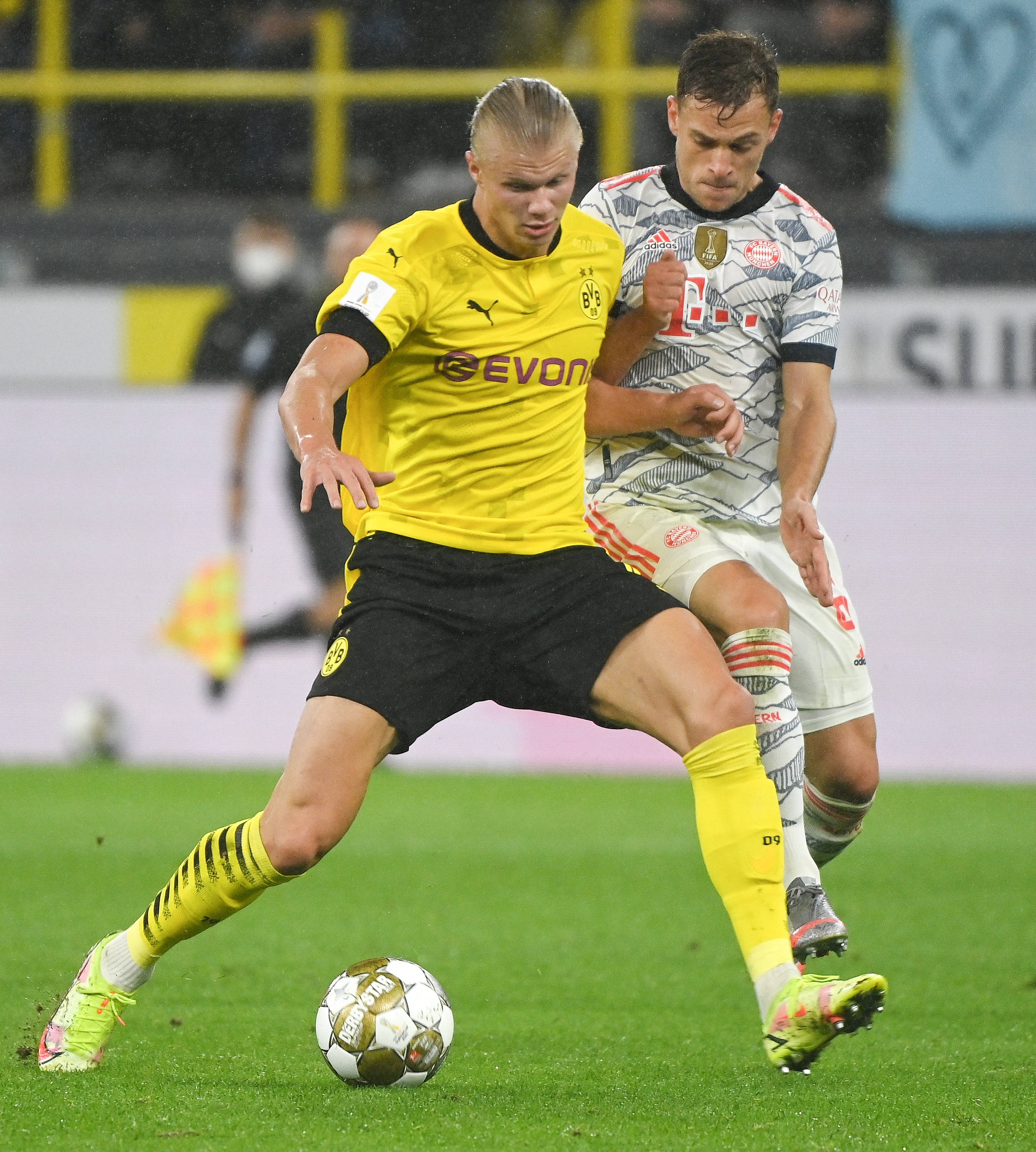 德比即将打响！枪手热刺发布对阵海报：萨卡、西蒙斯等人出镜