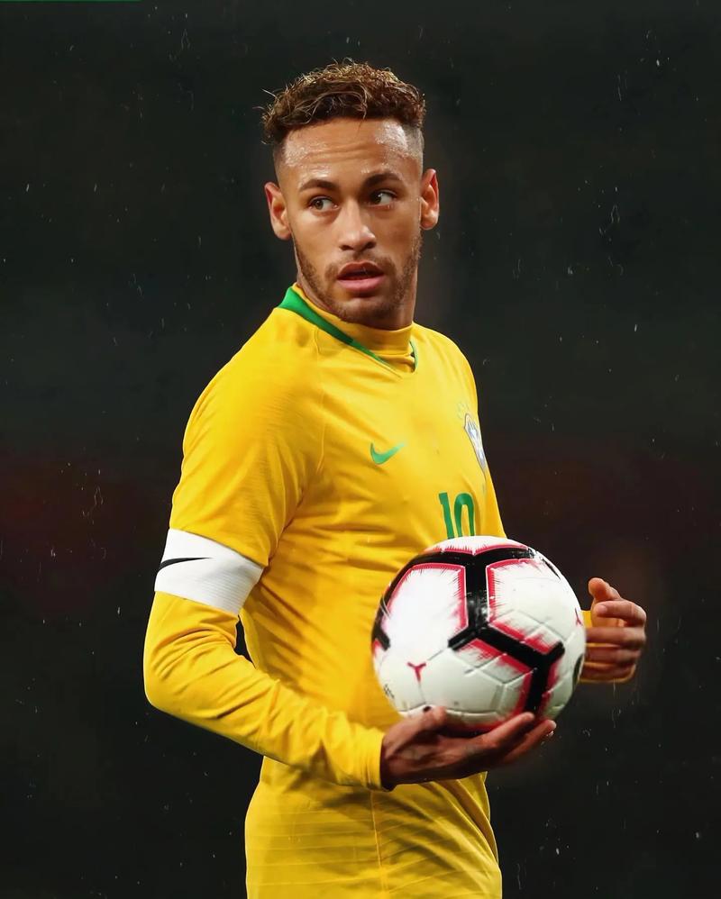 凯恩73场德甲比赛进75球，比同期进球数第二的吉拉西多21球